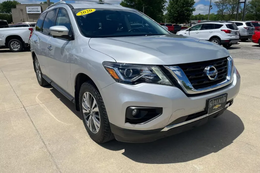 2020 Nissan Pathfinder SL photo 1