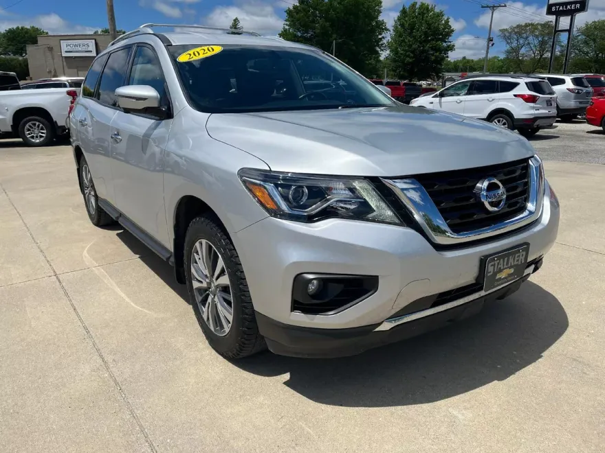 2020 Nissan Pathfinder SL photo 1
