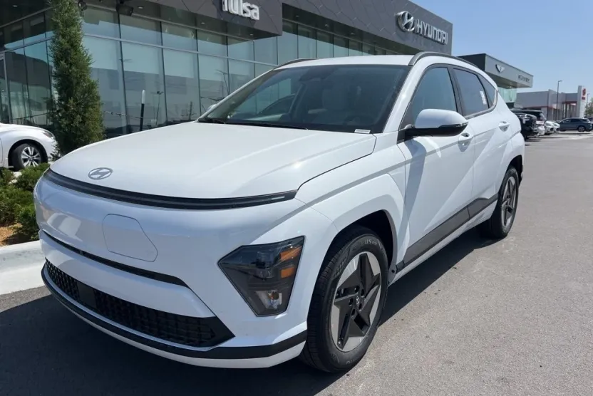 2025 Hyundai Kona Electric SEL photo 1