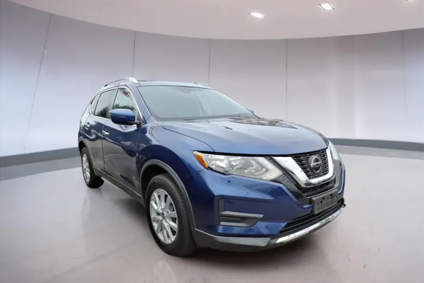 2020 Nissan Rogue SV photo 1