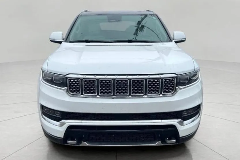 2022 Jeep Grand Wagoneer II photo 1