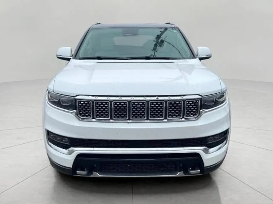 2022 Jeep Grand Wagoneer II photo 1