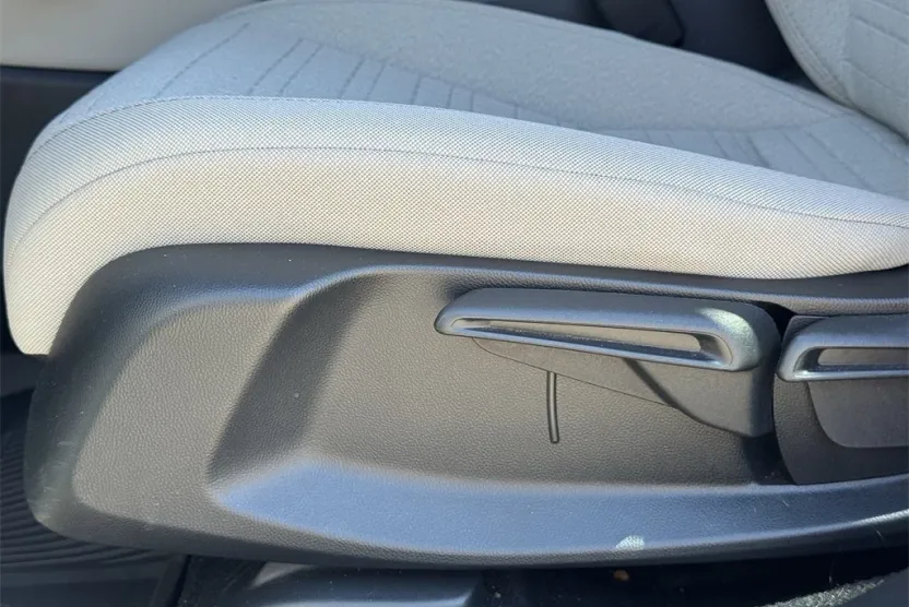 2025 Honda HR-V LX photo 1
