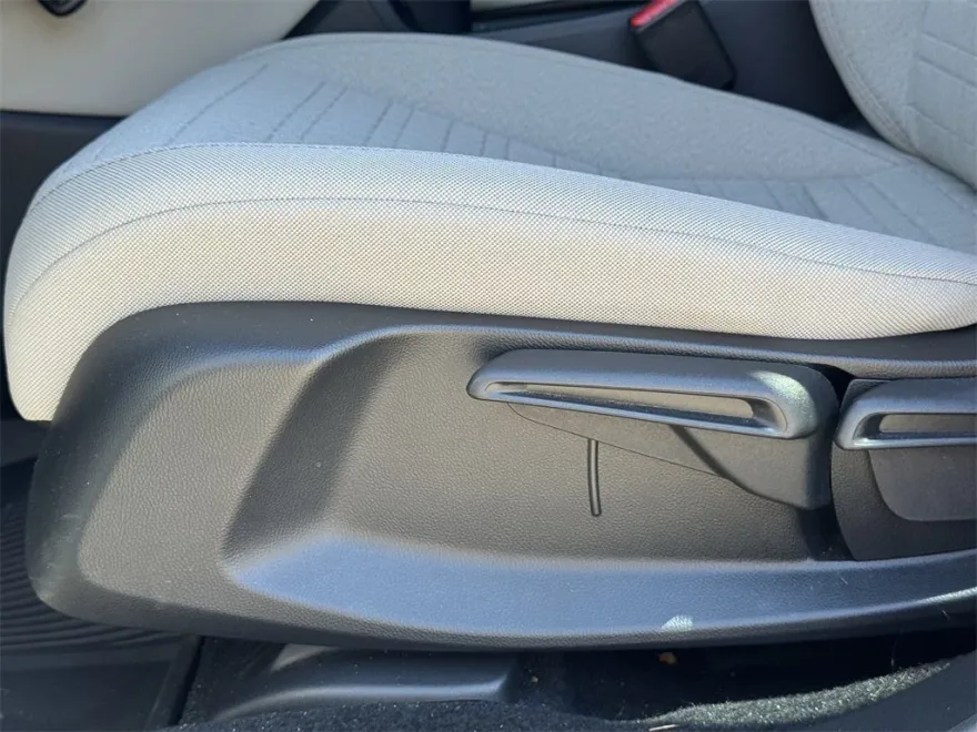 2025 Honda HR-V LX photo 1