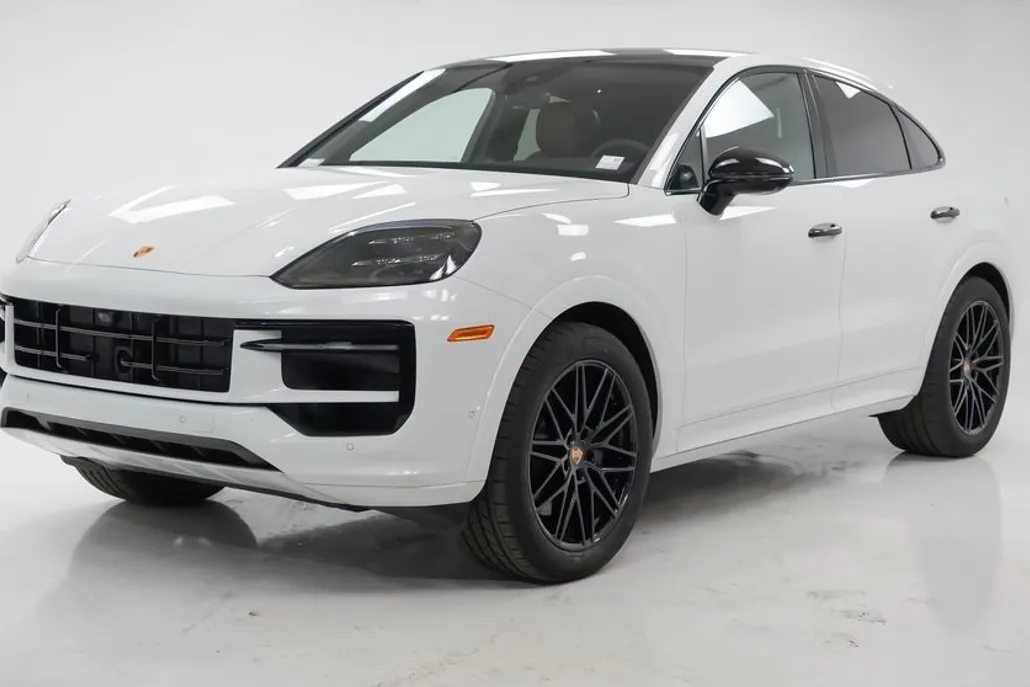 2025 Porsche Cayenne Coupe photo 1
