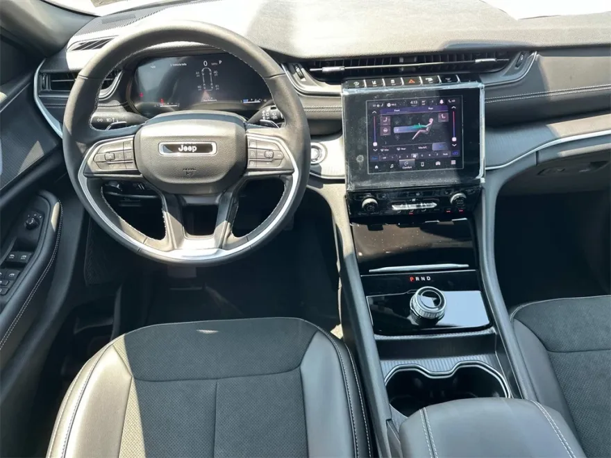 2025 Jeep Grand Cherokee Altitude X photo 1