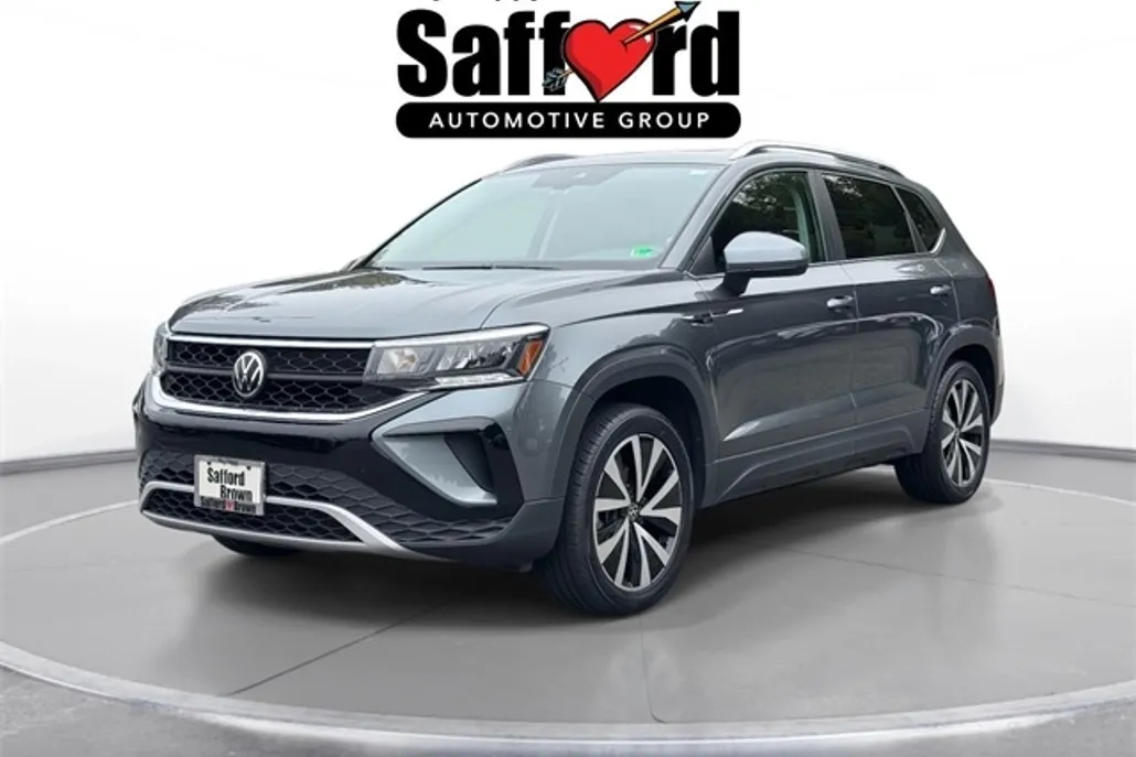 2023 Volkswagen Taos SE photo 1