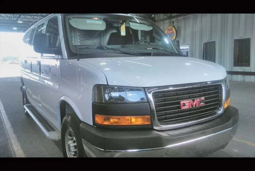 2023 Gmc Savana 2500 Cargo photo 1