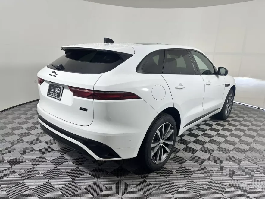 2026 Jaguar F-PACE P250 R-Dynamic S photo 2