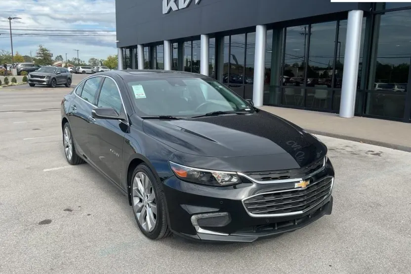 2017 Chevrolet Malibu Premier photo 1
