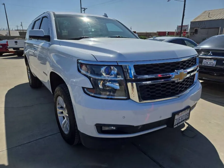 2016 Chevrolet Tahoe LT photo 1