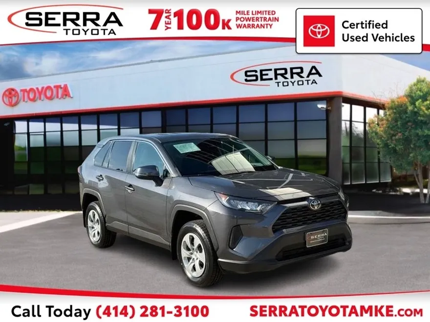 2022 Toyota RAV4 LE photo 1