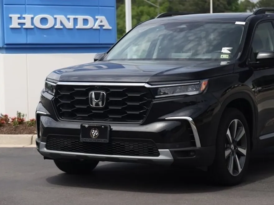 2025 Honda Pilot Elite photo 1