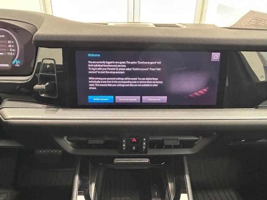 2024 Porsche Cayenne Base photo 16