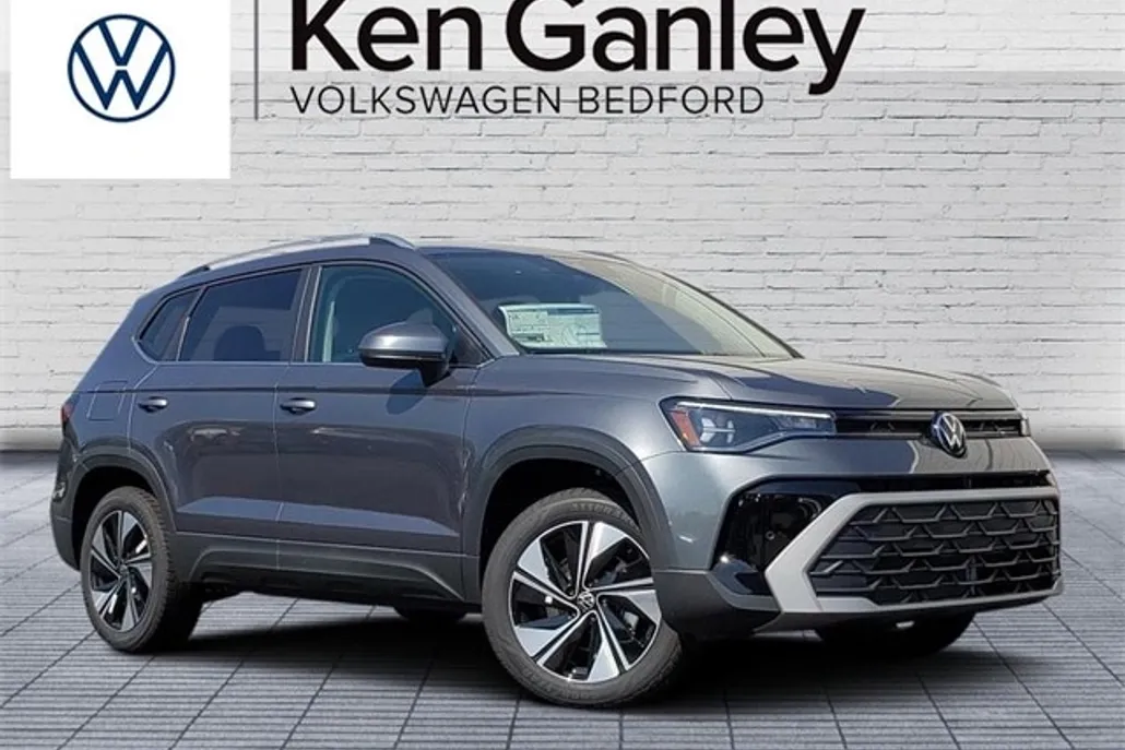 2025 Volkswagen Taos SE photo 1