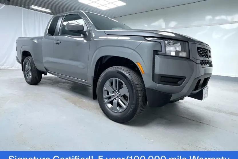 2025 Nissan Frontier SV photo 1