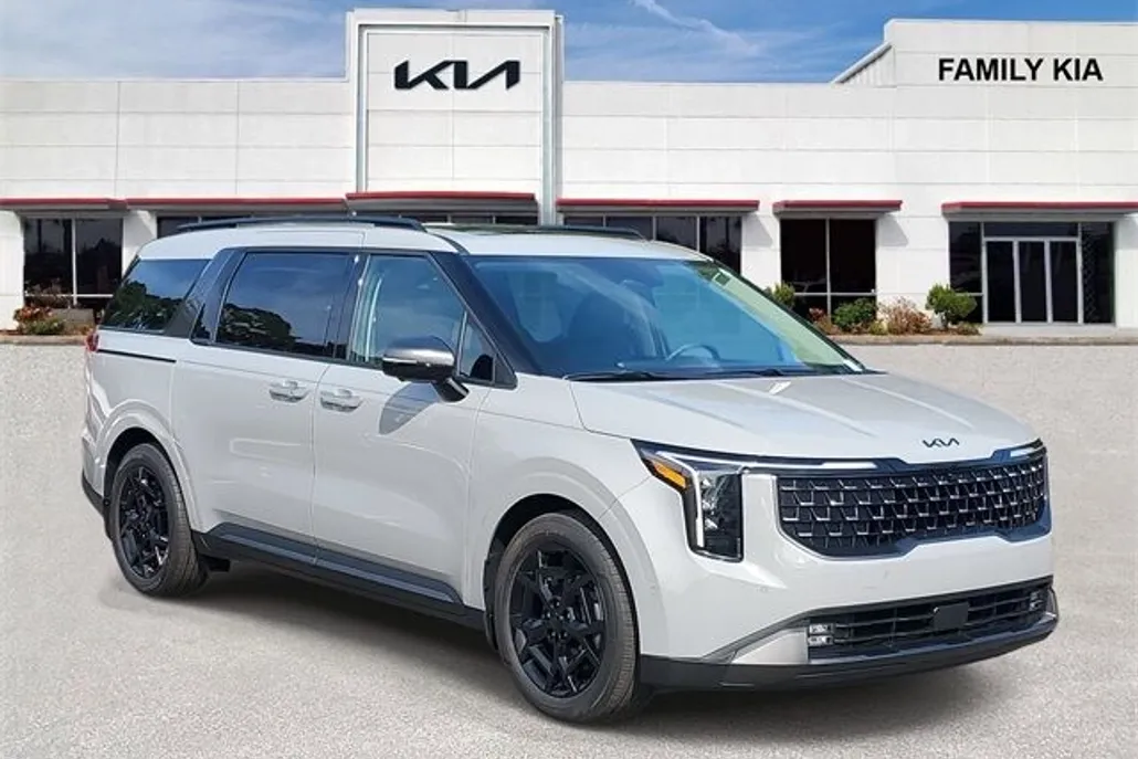 2026 Kia Carnival SX photo 1