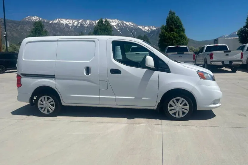 2019 Nissan NV200 SV photo 1
