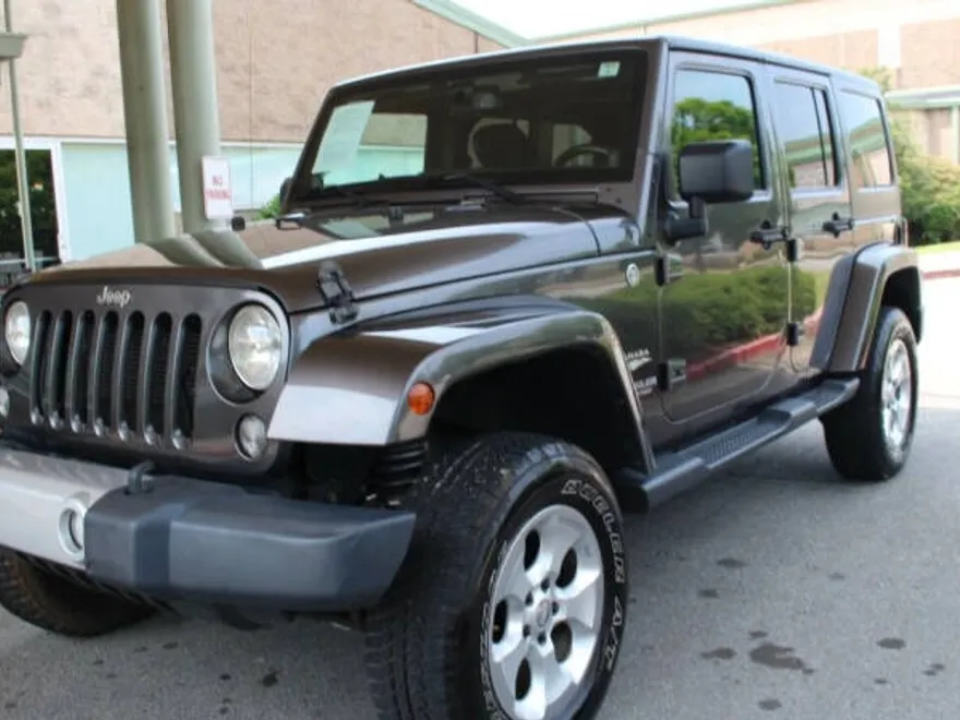 2014 Jeep Wrangler Unlimited Sahara photo 1