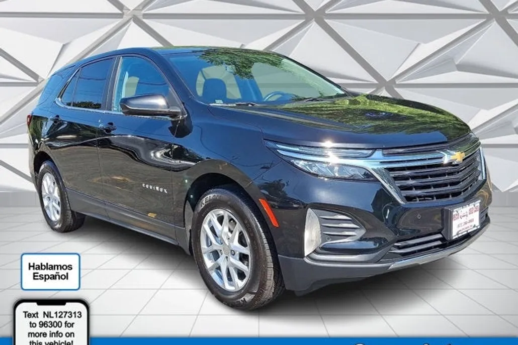 2022 Chevrolet Equinox LT photo 1