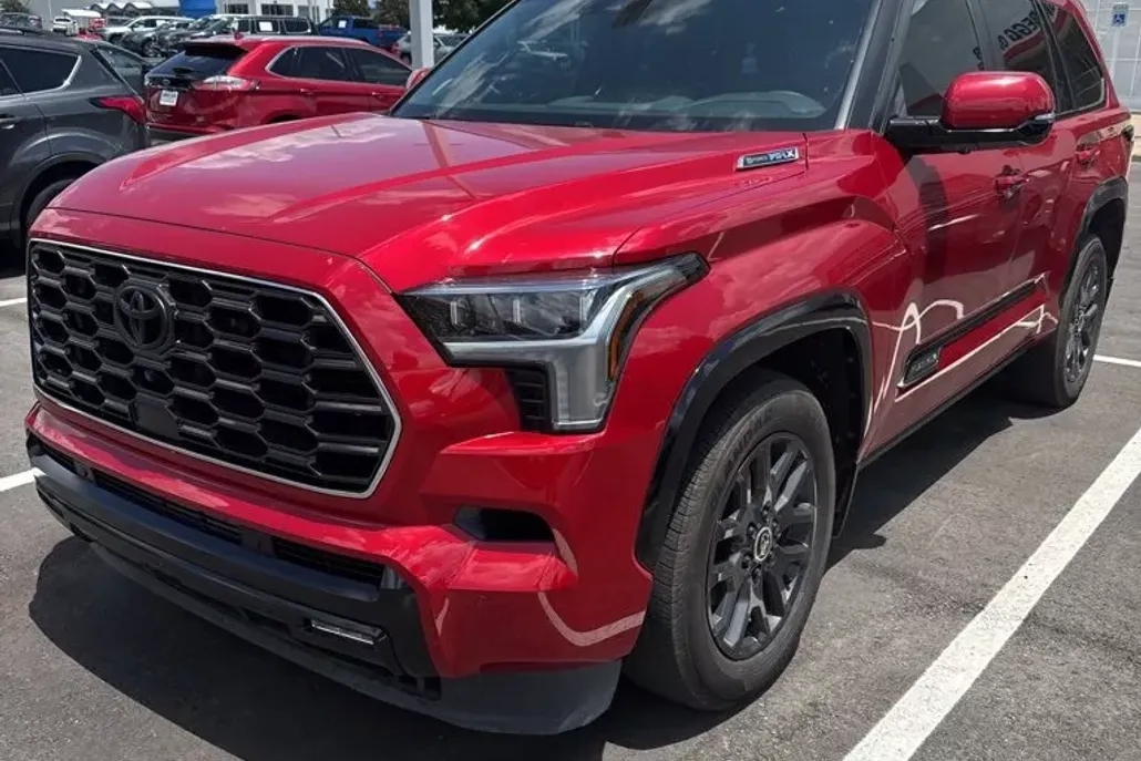 2024 Toyota Sequoia Platinum photo 1