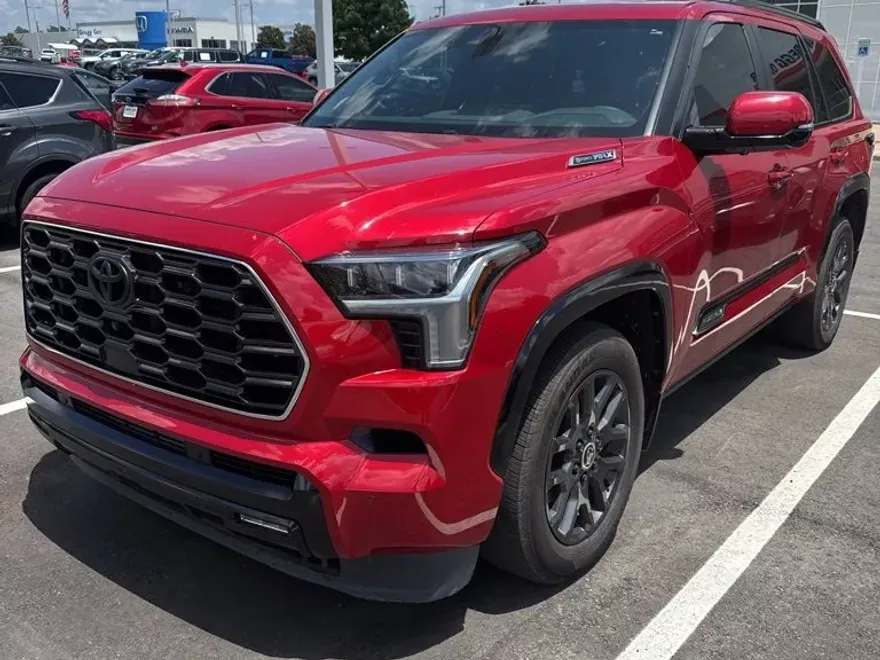 2024 Toyota Sequoia Platinum photo 1