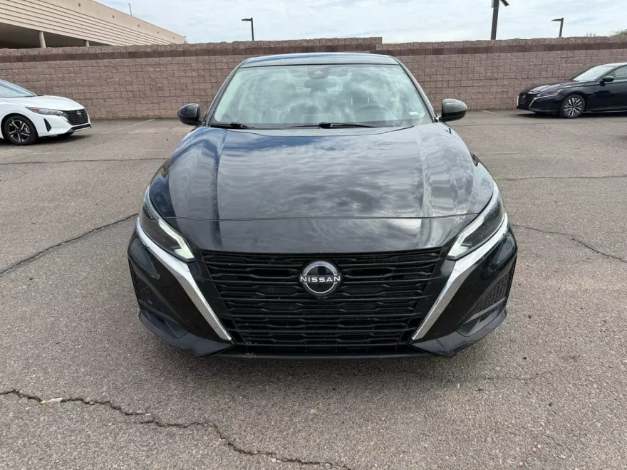 2023 Nissan Altima 2.5 SV photo 1