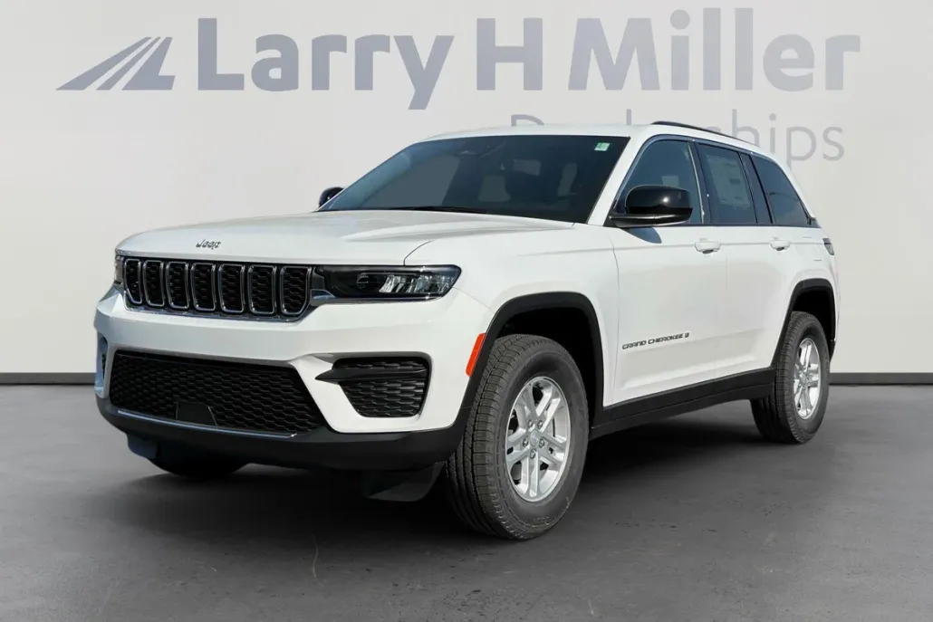 2025 Jeep Grand Cherokee Laredo photo 1