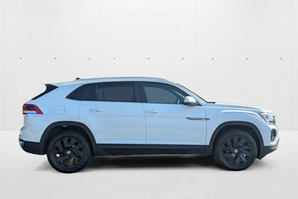 2025 Volkswagen Atlas Cross Sport SE Technology photo 1