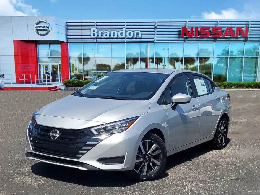 2025 Nissan Versa SV photo 1