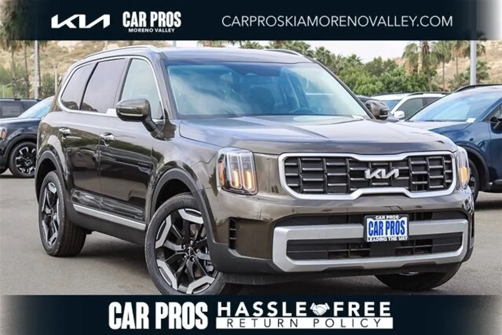 2025 Kia Telluride S photo 1