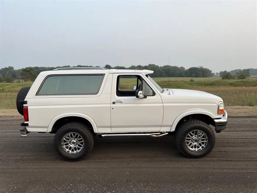 1992 Ford Bronco photo 1