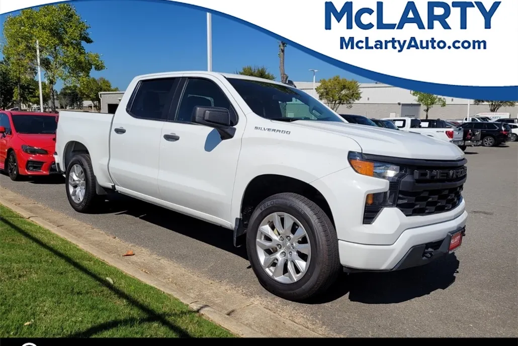 2022 Chevrolet Silverado 1500 Custom photo 1