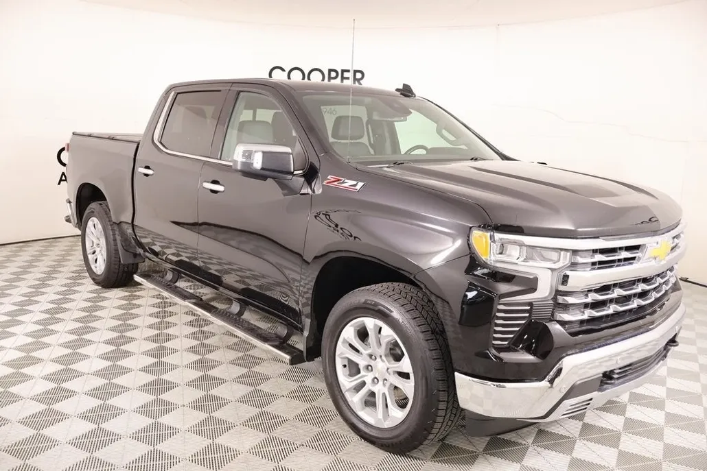 2022 Chevrolet Silverado 1500 LTZ photo 1