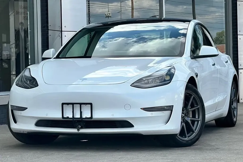 2021 Tesla Model 3 Long Range photo 1