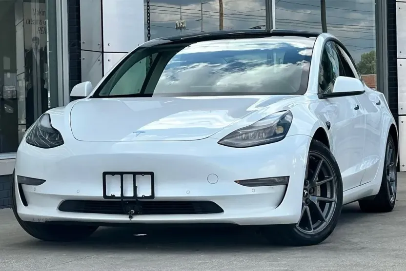 2021 Tesla Model 3 Long Range photo 1