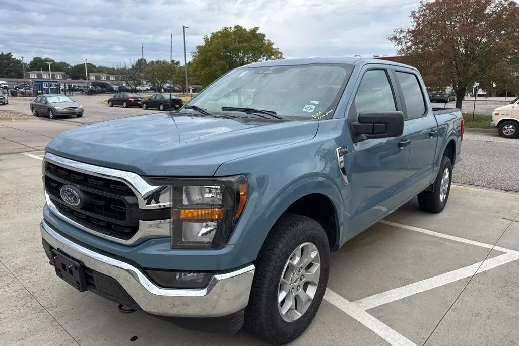 2023 Ford F-150 XLT photo 1