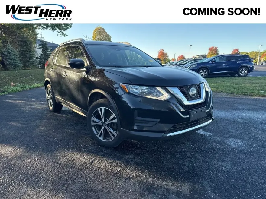 2019 Nissan Rogue SV photo 1