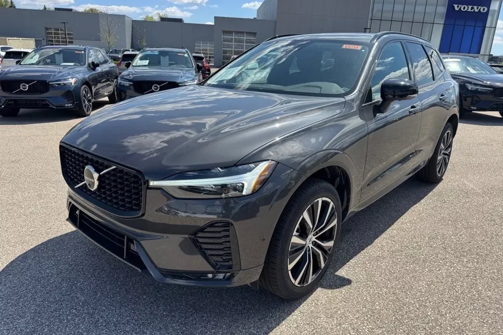 2025 Volvo XC60 B5 Plus photo 1