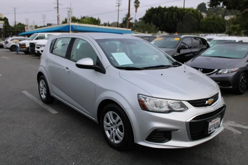 2020 Chevrolet Sonic LT photo 1