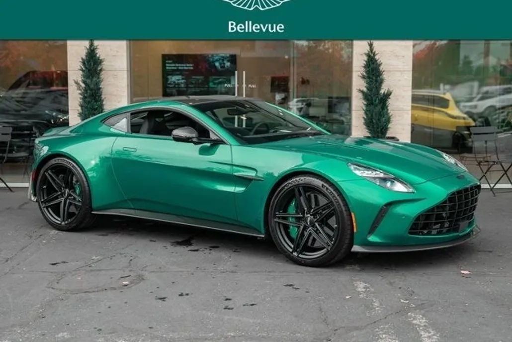 2025 Aston Martin Vantage photo 1