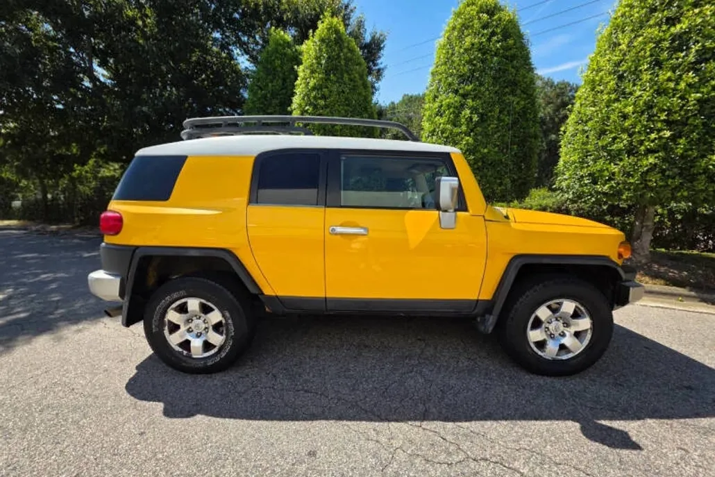 2007 Toyota FJ Cruiser Base photo 1