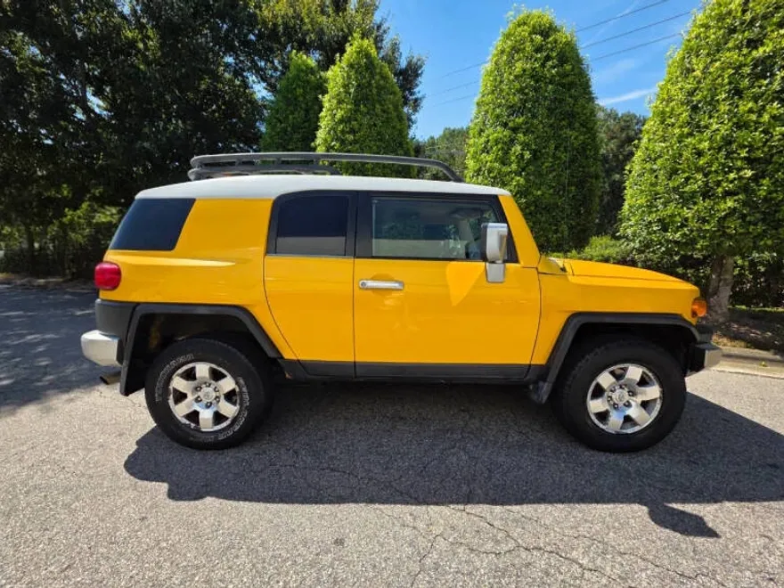 2007 Toyota FJ Cruiser Base photo 1