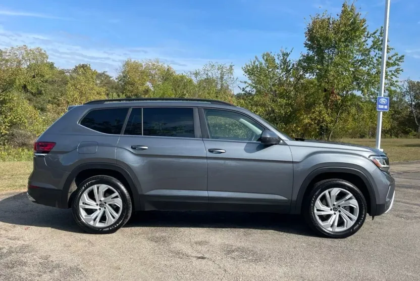 2023 Volkswagen Atlas V6 SE Technology photo 1