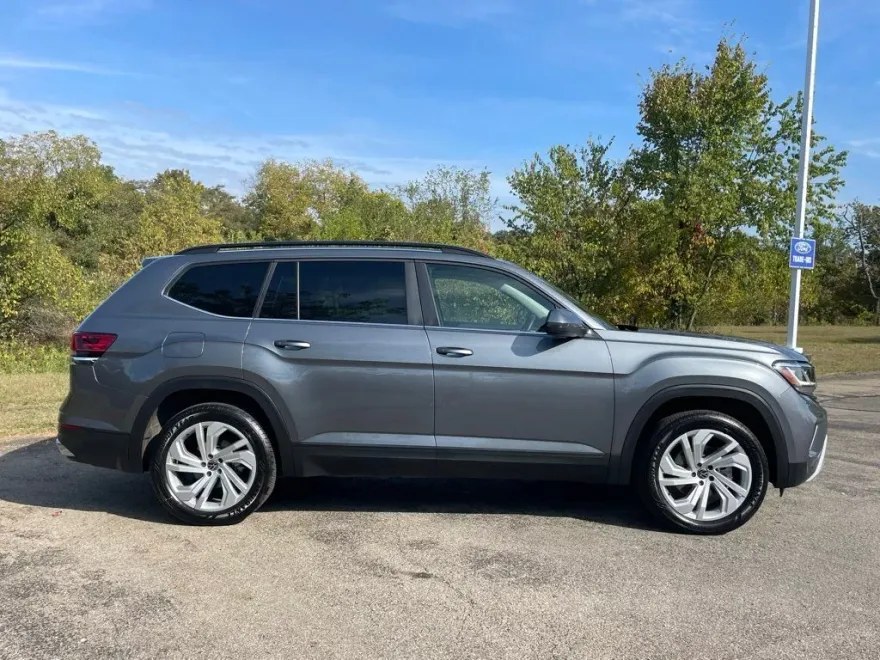 2023 Volkswagen Atlas V6 SE Technology photo 1