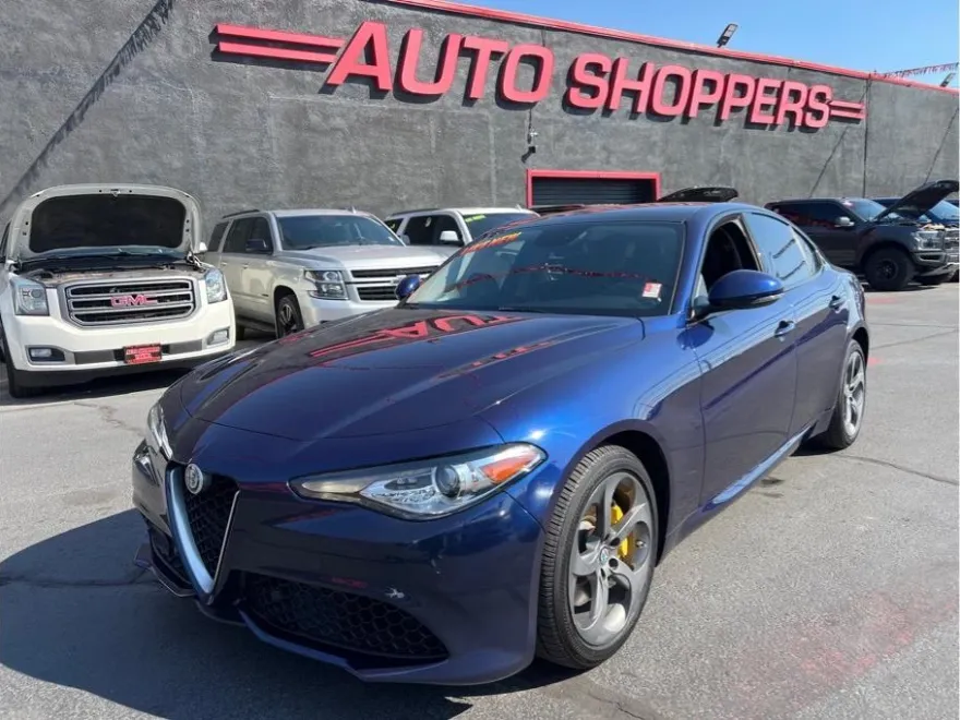 2017 Alfa Romeo Giulia Sport Q4 photo 1
