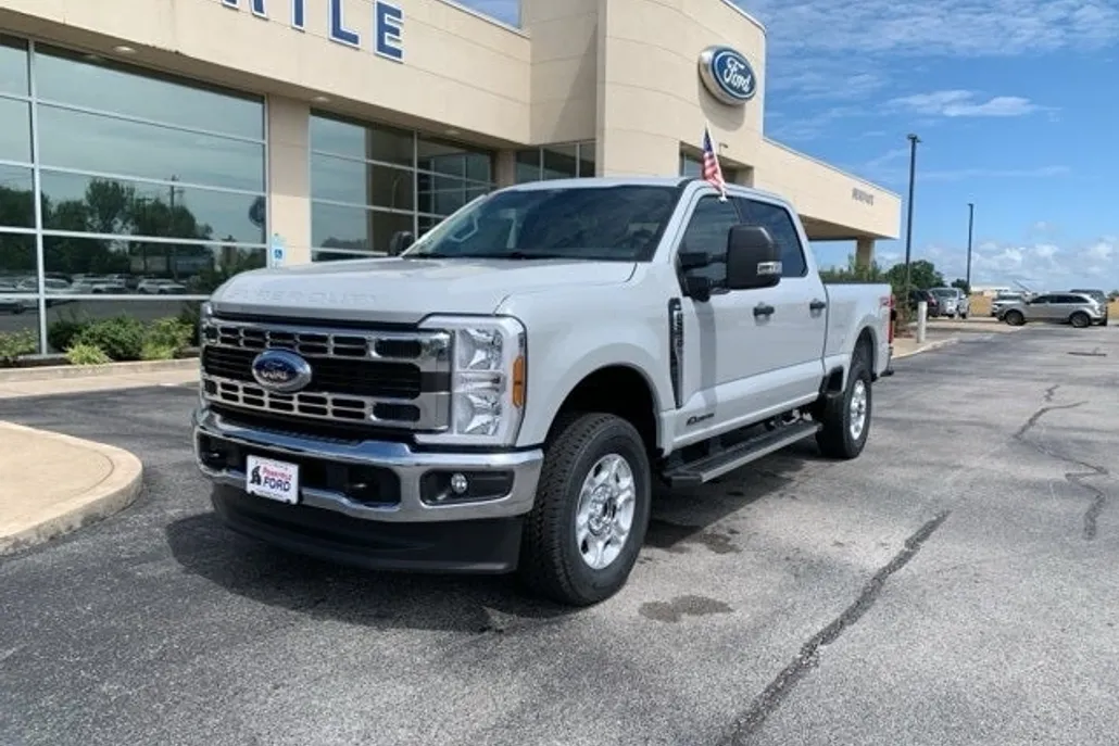 2025 Ford F-250 photo 1