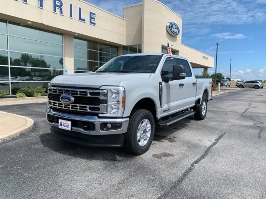 2025 Ford F-250 photo 1