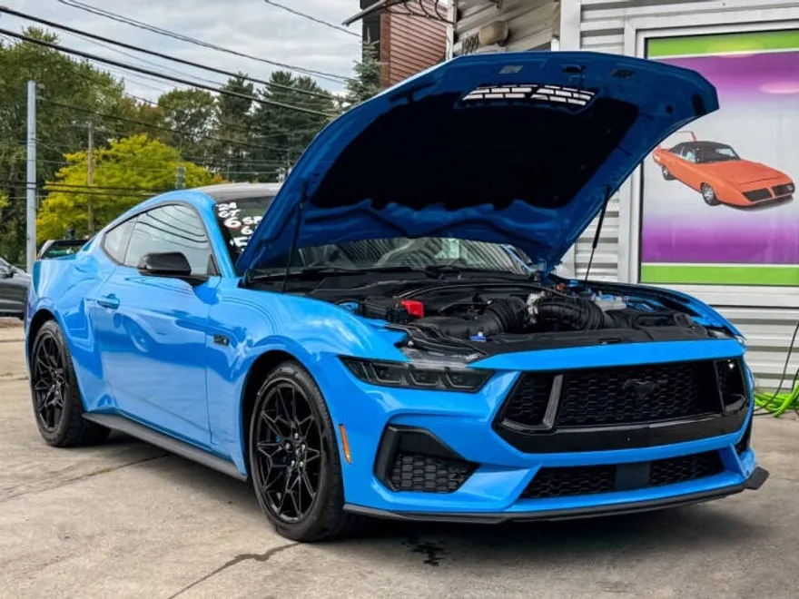 2024 Ford Mustang GT photo 1