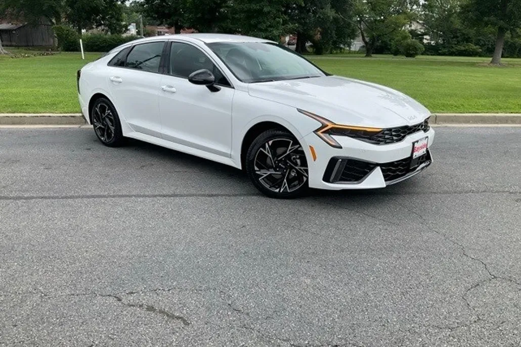 2026 Kia K5 GT-Line photo 1